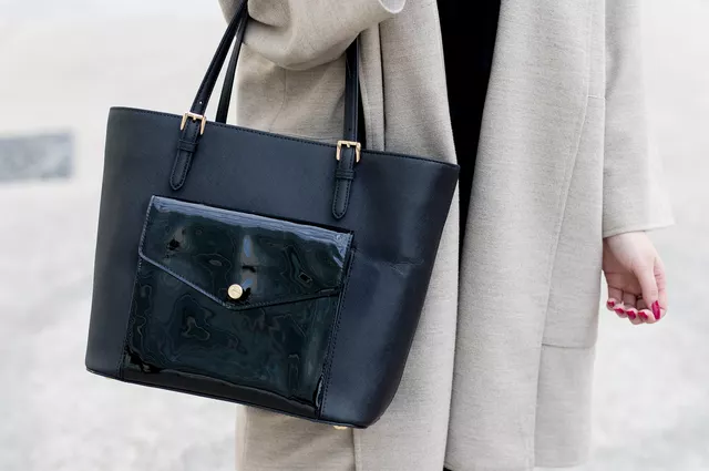 Cách bảo quản vệ sinh túi xách MK Michael Kors